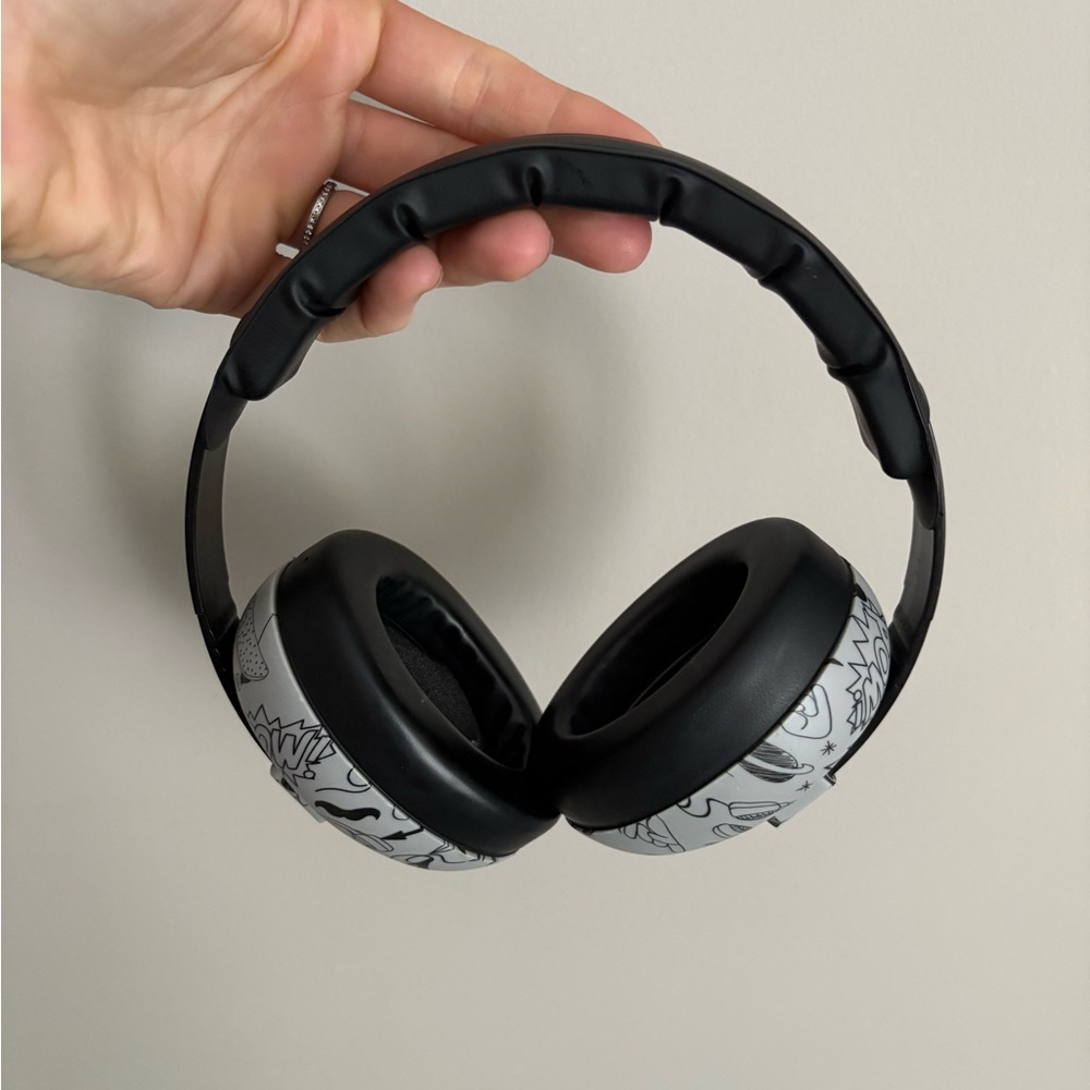 BaBy BanZ Stylish Black and White Over-Ear Headphones